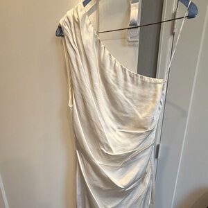 Elliatt Cream One-Shoulder Dress